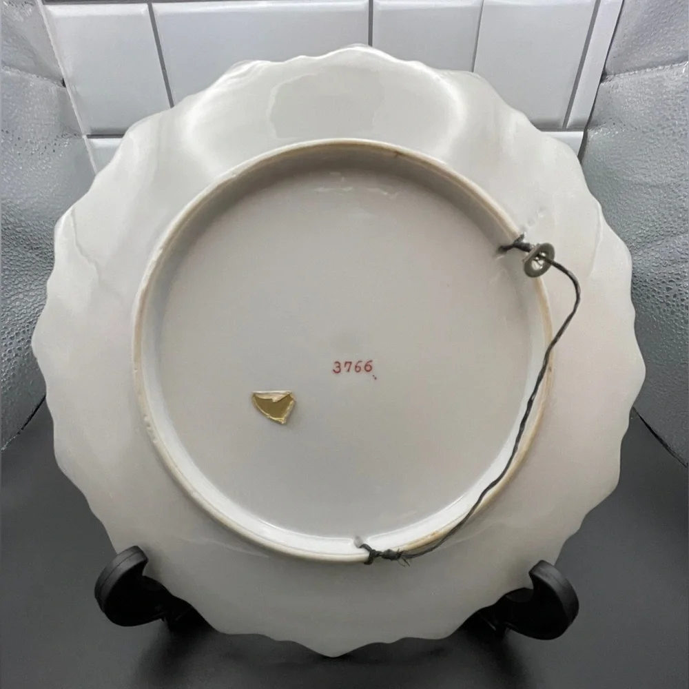 Hanging Plate “I Sing In The Kitchen When There Is Someone To Praise My Cooking”